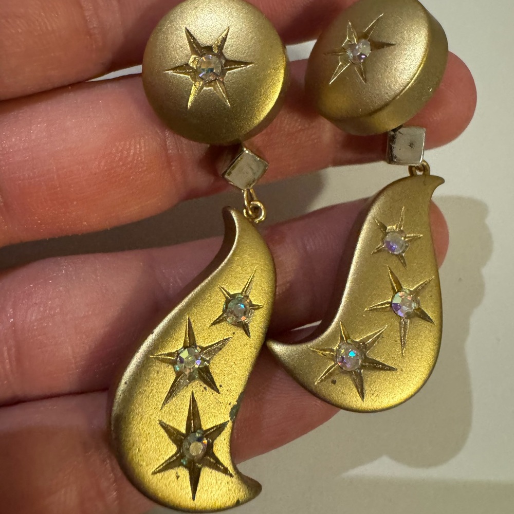 Vintage gold tone post earrings with Aurora Borealis style crystals - Picture 5 of 9